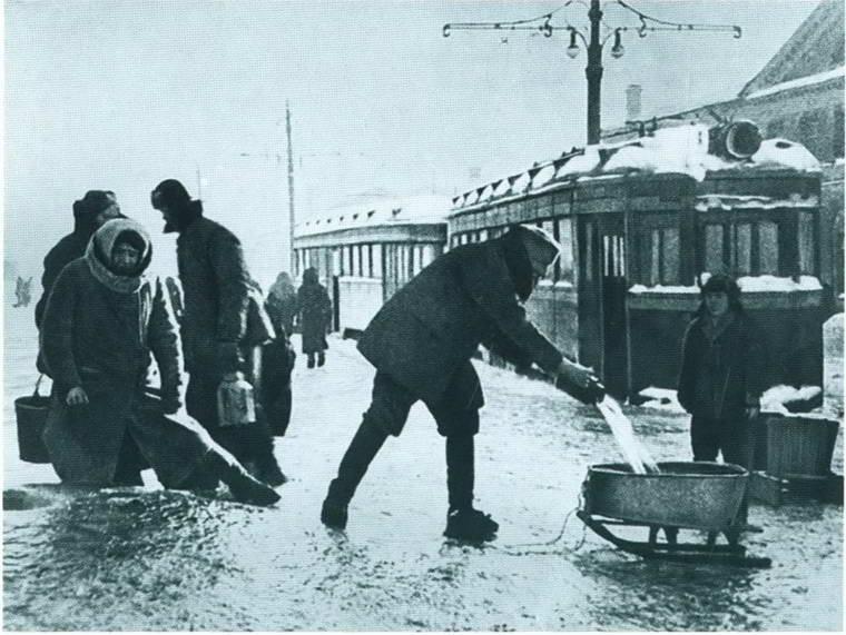 Повседневная жизнь блокадного Ленинграда